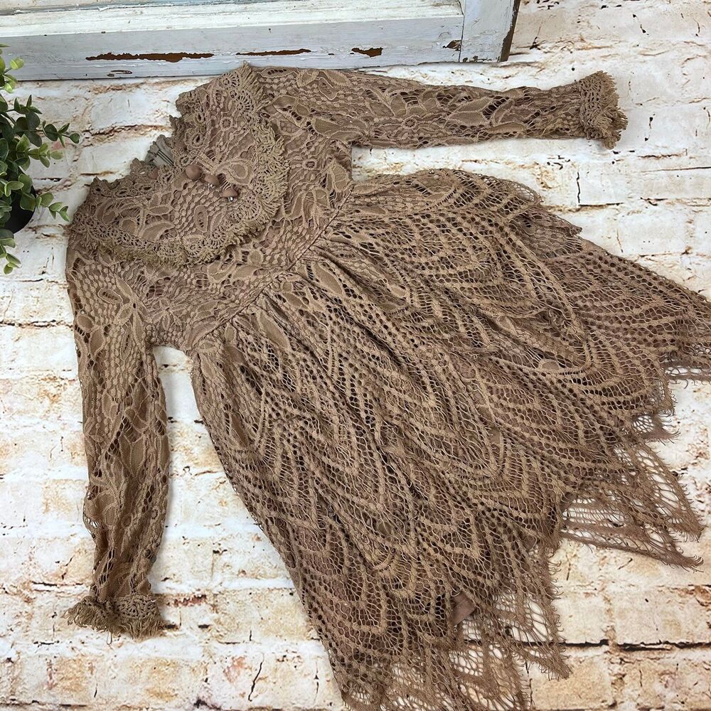 Trish Scully Abigail Lace Beige Dress sz 4